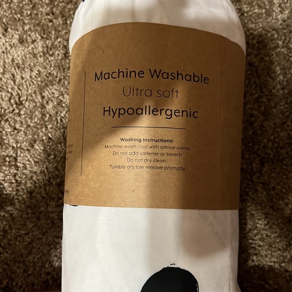 New patterned duvet cover. 3 piece set. Full/queen. - Picture 3 of 4